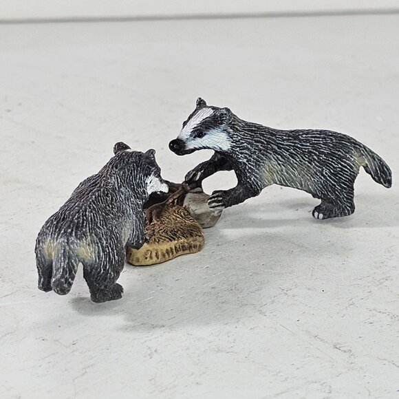 Schleich Badger Cubs #14651 Animal Figure Wildlife Collectible Toy - Picture 3 of 8